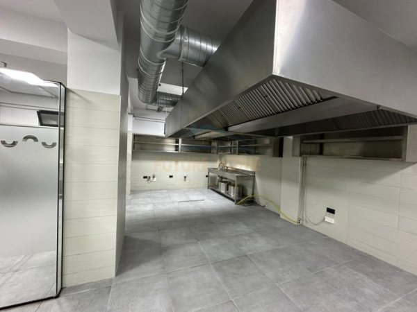 Tirane, jepet me qera Kati -1, 1.200 m² 8.000 €