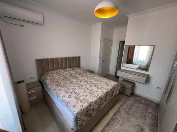 Tirane, shitet 2+1+2 Kati 6, 103 m² 175.000 Lek (Prane Spitalit Amerikan 3 tek Bau Market)