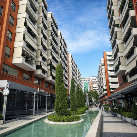 Tirane, shitet ambjent biznesi Kati 0, 25 m² 100.000 € (Prane Kompleksit Delijorgji)