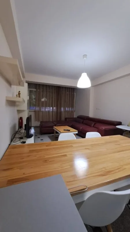 Tirane, shitet apartament 2+1+Ballkon Kati 4, 81 m² 165.000 € (Ish Stacioni i Fundit i Tirana e Re)