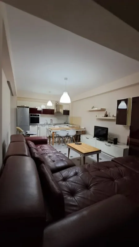 Tirane, shitet apartament 2+1+Ballkon Kati 4, 81 m² 165.000 € (Ish Stacioni i Fundit i Tirana e Re)