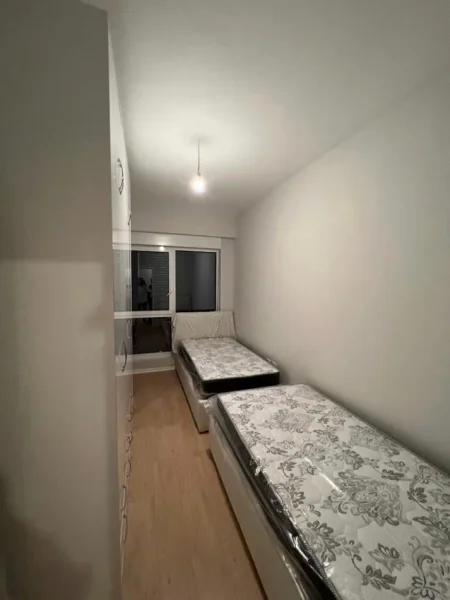 Tirane, shitet apartament 2+1+Ballkon Kati 3, 94 m² 235.000 € (21 Dhjetori)