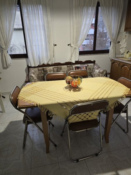 EKSKLUZIVE!TIRANË:SHITET SHTËPI 2 KATËSHE,FORMA 2+1+Ballkon,SIPERFAQE NDERTIMI 277 m²,TOKË 820 M2,ÇMIMI 560.000 € (RESTORANT FRESKU,RRUGA MUHAMET DELIU)