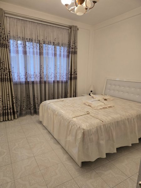 EKSKLUZIVE!TIRANË:SHITET SHTËPI 2 KATËSHE,FORMA 2+1+Ballkon,SIPERFAQE NDERTIMI 277 m²,TOKË 820 M2,ÇMIMI 560.000 € (RESTORANT FRESKU,RRUGA MUHAMET DELIU)