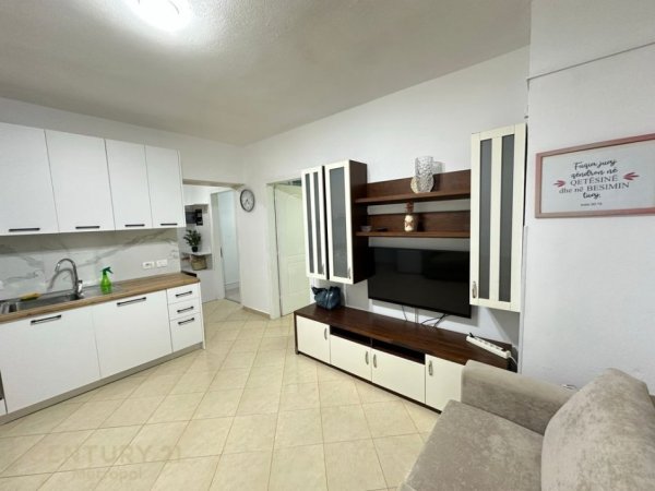 Tirane, jepet me qera apartament 2+1 Kati 5, 55 m² 430 € 