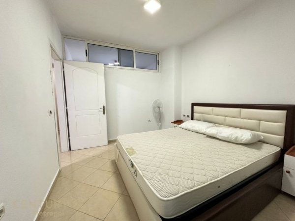 Tirane, jepet me qera apartament 2+1 Kati 5, 55 m² 430 € 
