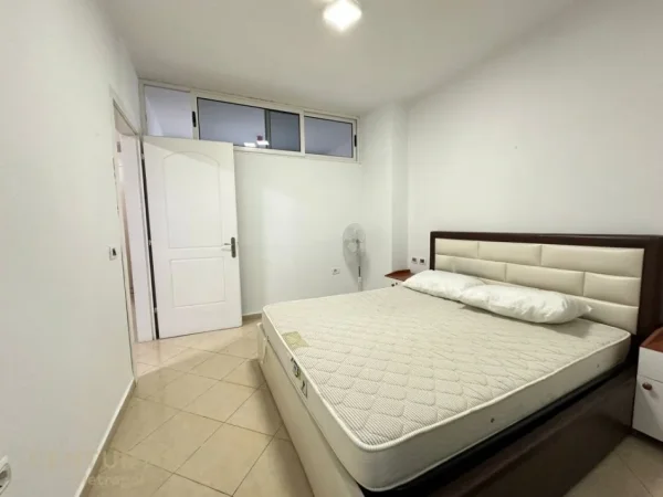 Tirane, jepet me qera apartament 2+1 Kati 5, 55 m² 430 € 