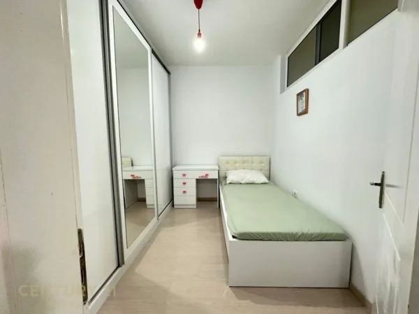 Tirane, jepet me qera apartament 2+1 Kati 5, 55 m² 430 € 