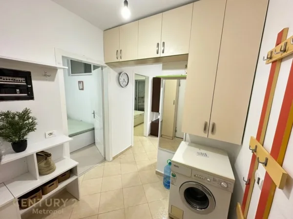 Tirane, jepet me qera apartament 2+1 Kati 5, 55 m² 430 € 