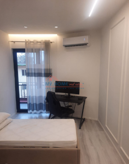 Tirane, jepet me qera apartament 2+1+Ballkon Kati 3, 127 m² 750 € (Rruga e Dibres)