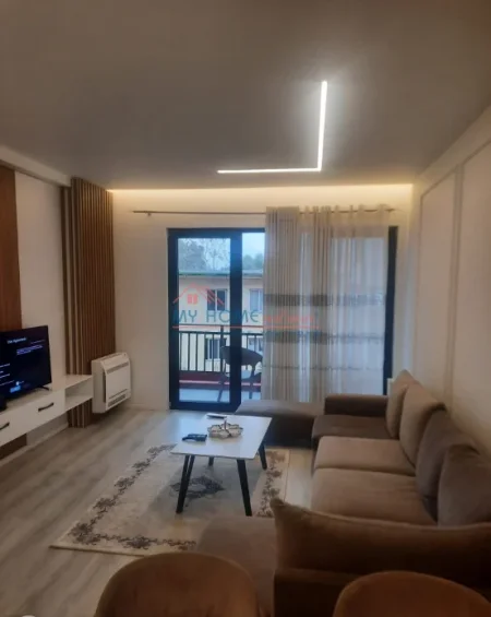 Tirane, jepet me qera apartament 2+1+Ballkon Kati 3, 127 m² 750 € (Rruga e Dibres)