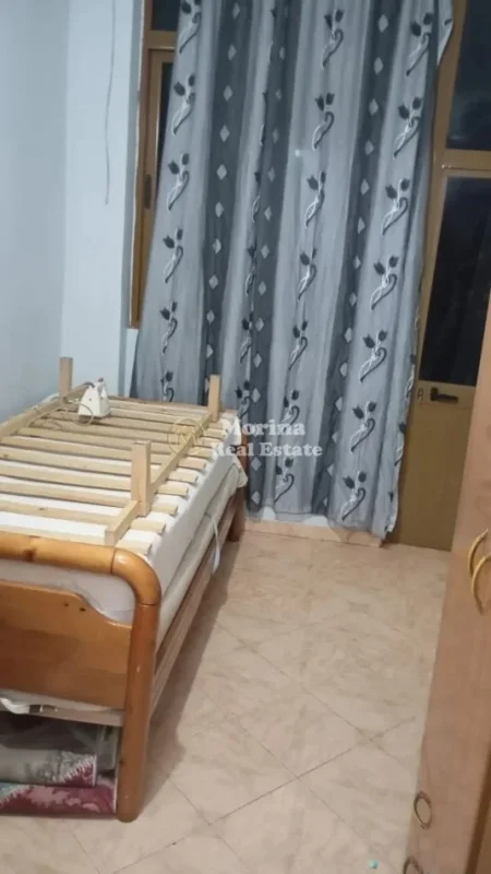 Tirane, jepet me qera apartament 1+1 Kati 2, 59 m² 300 € (Kinostudio)