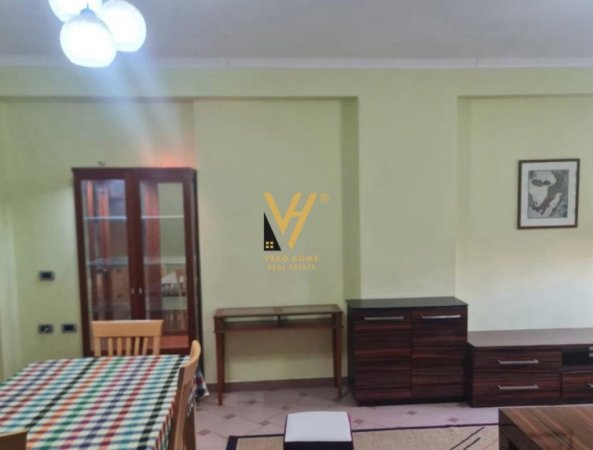 Tirane, jepet me qera apartament 2+1+Ballkon Kati 2, 74 m² 650 € (RRUGA MIHAL DURI)
