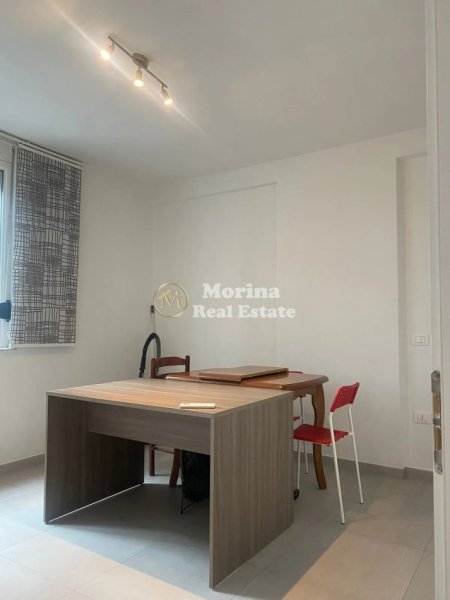 Tirane, jepet me qera apartament 2+1 Kati 4, 90 m² 600 € (Rruga Myslym Shyri)