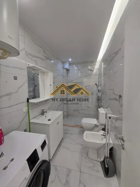 Durres, jepet me qera apartament 2+1+Ballkon Kati 2, 80 m² 600 € (PLAZH)