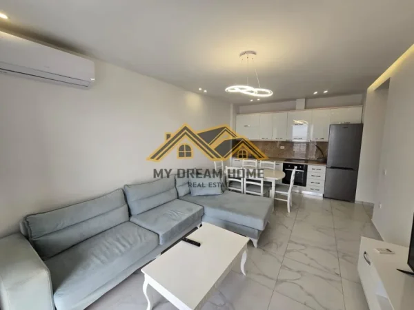Durres, jepet me qera apartament 2+1+Ballkon Kati 2, 80 m² 600 € (PLAZH)