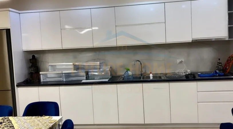 Shitet, Apartament 4+2, Astir, Tiranë