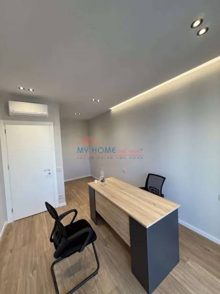 Tirane, jepet me qera zyre Kati 3, 70 m² 700 € (Rruga Mine Peza)