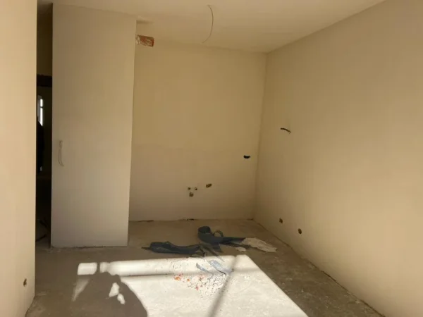 Tirane, shes apartament 1+1 Kati 4, 56 m² 66.000 € (Univers City)