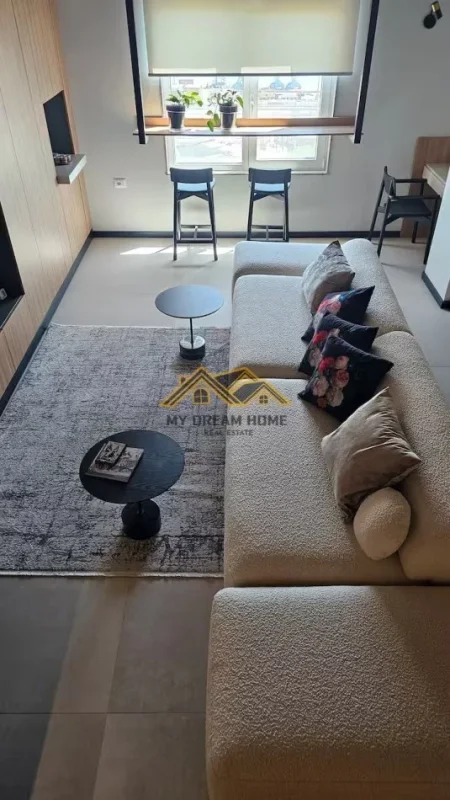 Durres, jepet me qera apartament 1+1 Kati 21, 70 m² 1.200 € (VOLLGA)