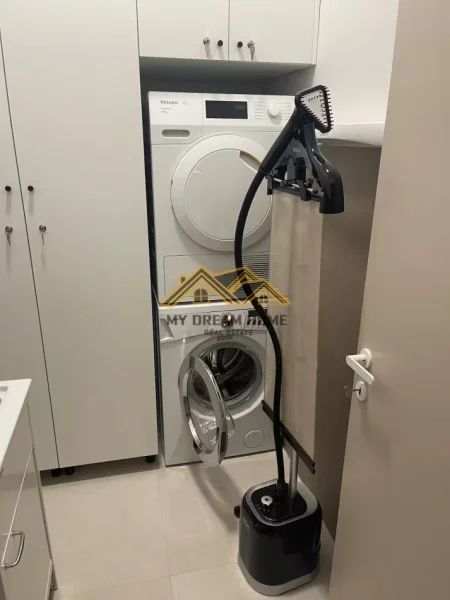 Durres, jepet me qera apartament 1+1 Kati 21, 70 m² 1.200 € (VOLLGA)