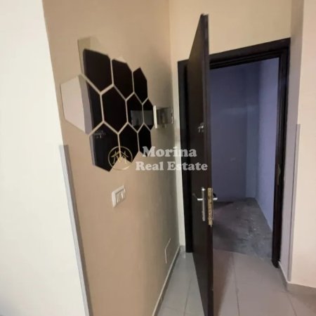 Tirane, jepet me qera shtepi 1+1 Kati 3, 50 m² 300 € (Spitali Amerikan 2)