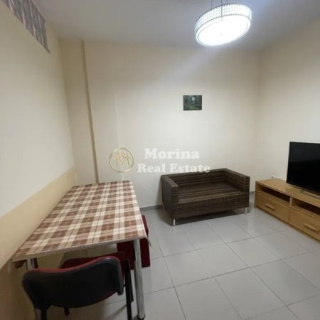 Tirane, jepet me qera shtepi 1+1 Kati 3, 50 m² 300 € (Spitali Amerikan 2)