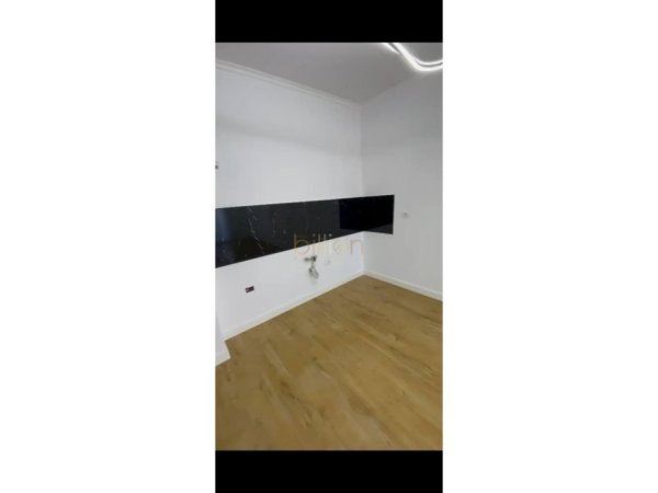 Tirane, shitet 2+1 , 98 m² 153.000 € (Astir)