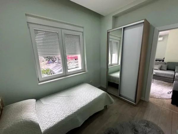 Tirane, shitet apartament 2+1 Kati 2, 105 m² 300.000 € (rruga e elbasanit)