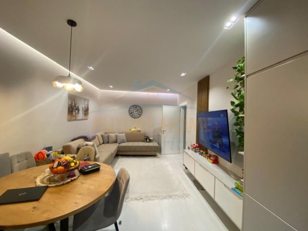 Tirane, shiten 2  apartamente 1+1+Ballkon Kati 4, 100 m² 235.000 € (Vasil Shanto)