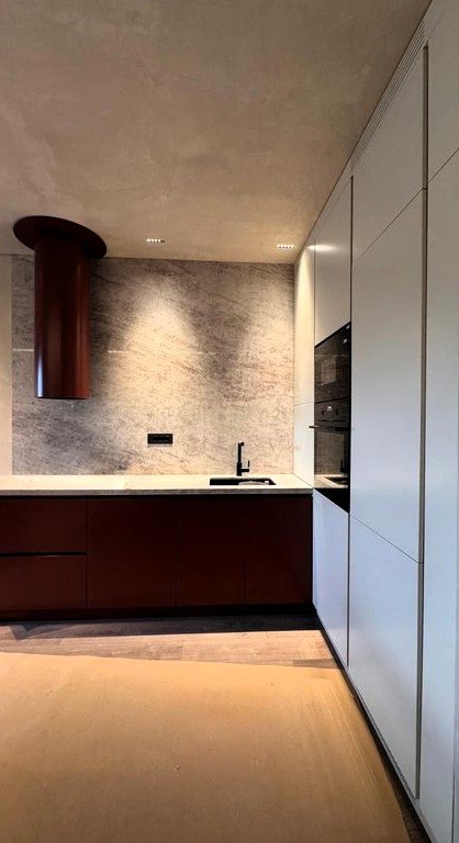 Tirane, jepet me qera apartament 1+1 Kati 6, 170 m² 2.000 € (lion park)