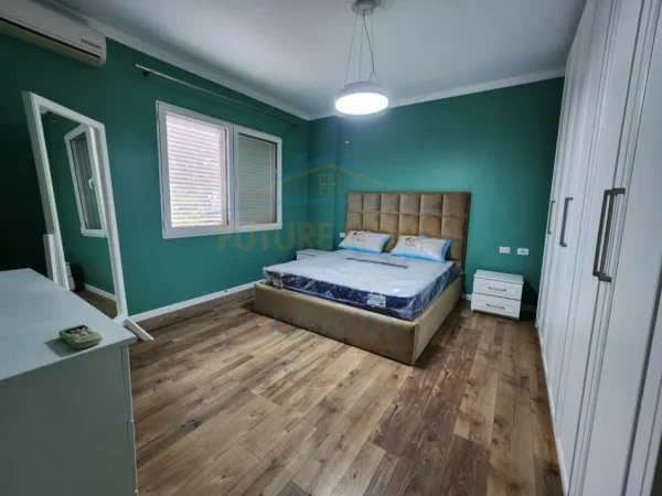 Tirane, jepet me qera apartament 2+1 Kati 3, 105 m² 850 € 