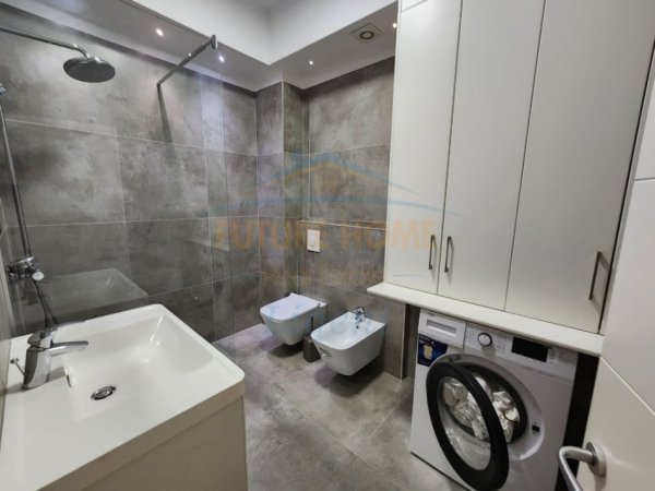 Tirane, jepet me qera apartament 2+1 Kati 3, 105 m² 850 € 