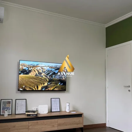 Tirane, jepet me qera apartament 2+1+Ballkon Kati 3, 75 m² 800 € (Sheshi wilson)