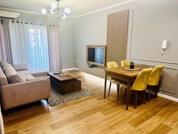 Tirane, jepet me qera apartament 2+1+Ballkon Kati 7, 93 m² 600 € (Astir/Vila L2)