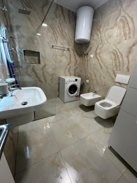 Tirane, jepet me qera apartament 2+1+Ballkon Kati 7, 93 m² 600 € (Astir/Vila L2)