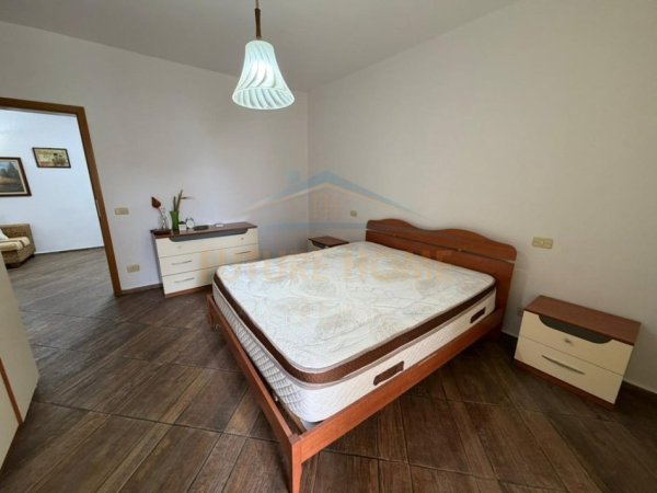 Durres, jepet me qera apartament 2+1 Kati 5, 110 m² 500 € (Apartament 2+1, Pranë Tatimeve, Durrës)