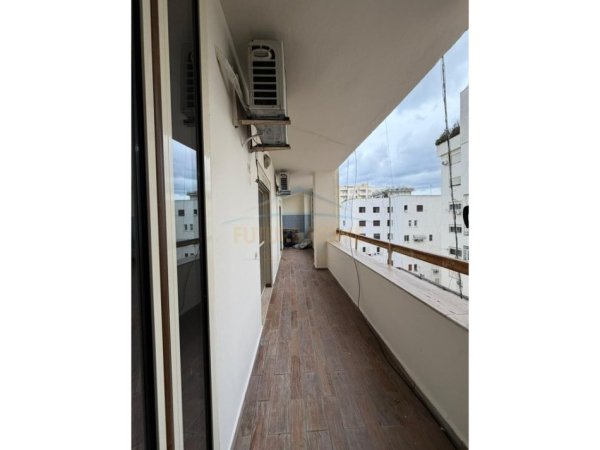 Durres, jepet me qera apartament 2+1 Kati 5, 110 m² 500 € (Apartament 2+1, Pranë Tatimeve, Durrës)