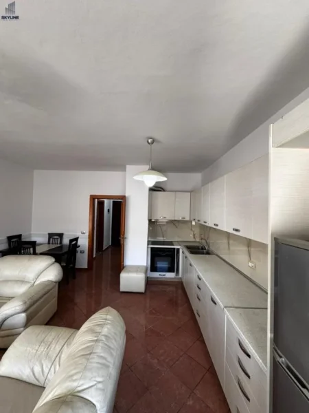 Tirane, jepet me qera apartament 2+1 Kati 8, 100 m² 400Euro (Astir)