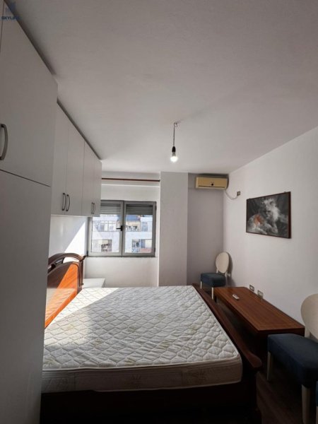 Tirane, jepet me qera apartament 2+1 Kati 8, 100 m² 400Euro (Astir)