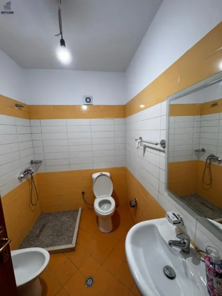 Tirane, jepet me qera apartament 2+1 Kati 8, 100 m² 400Euro (Astir)