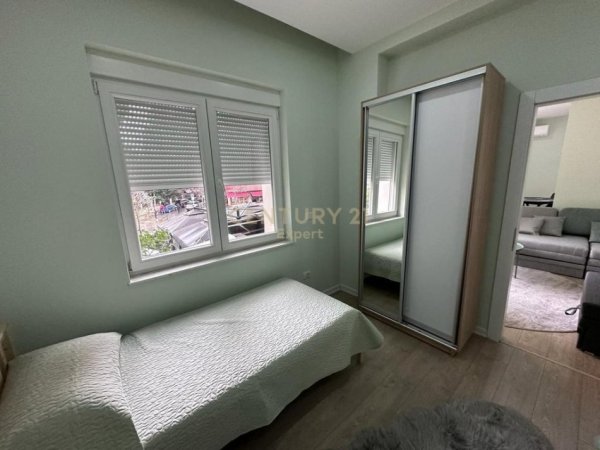 Tirane, shitet apartament 3+1+Ballkon Kati 2, 105 m² 300.000 € (Rr. Elbasanit)