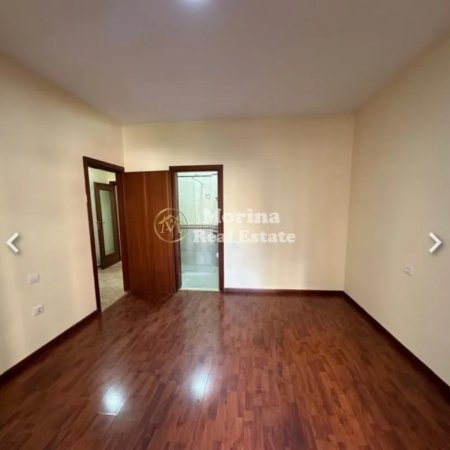 Tirane, jepet me qera apartament 2+1 Kati 4, 118 m² 650 € (Komuna Parisit)