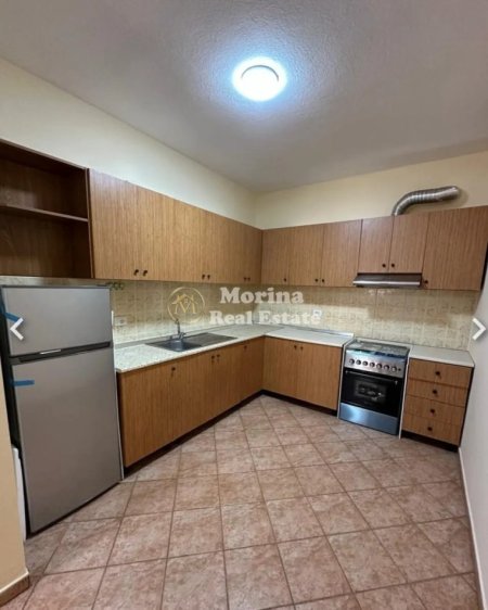 Tirane, jepet me qera apartament 2+1 Kati 4, 118 m² 650 € (Komuna Parisit)