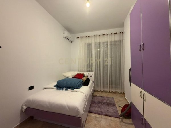 Tirane, jepet me qera apartament 2+1 Kati 6, 100 m² 900 € (PAZARI I RI)