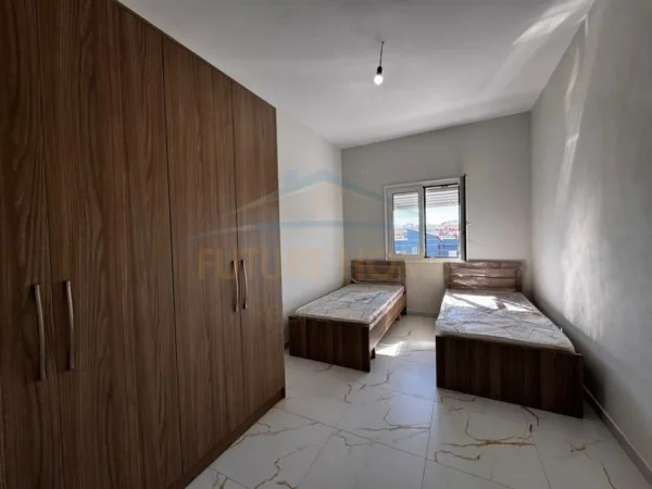Durres, jepet me qera apartament 2+1 Kati 3, 314 m² 350 € (Ish Kenete, Durres)