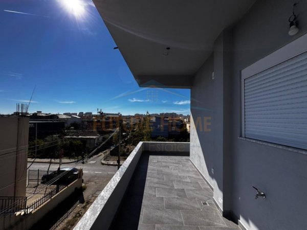 Durres, jepet me qera apartament 2+1 Kati 3, 314 m² 350 € (Ish Kenete, Durres)