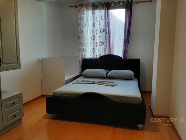 Tirane, jepet me qera apartament 2+1+Ballkon Kati 2, 98 m² 550 € (Kopshti Zoologjik)