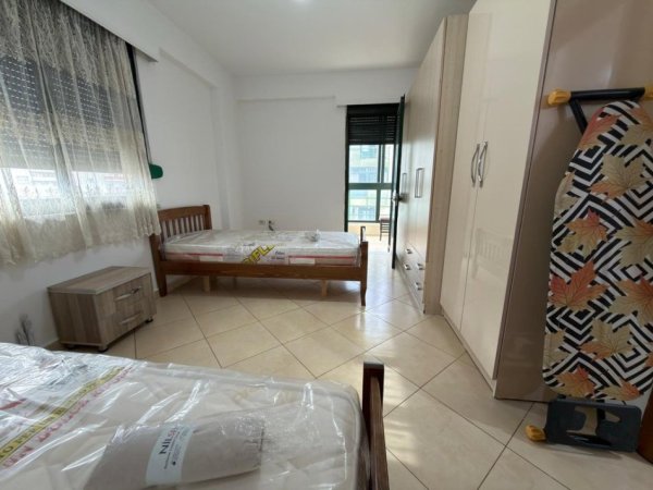 Tirane, jepet me qera apartament 2+1 Kati 5, 100 m² 550 € 