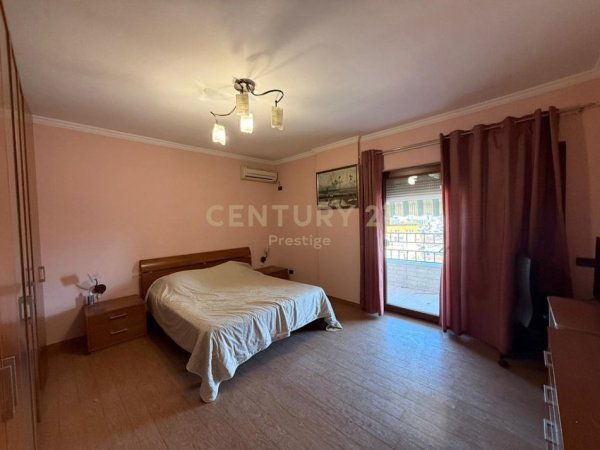 Tirane, jepet me qera apartament 2+1+Aneks+Ballkon Kati 9, 124 m² 700 € (Rruga e Elbasanit)